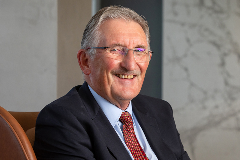 roger dixon